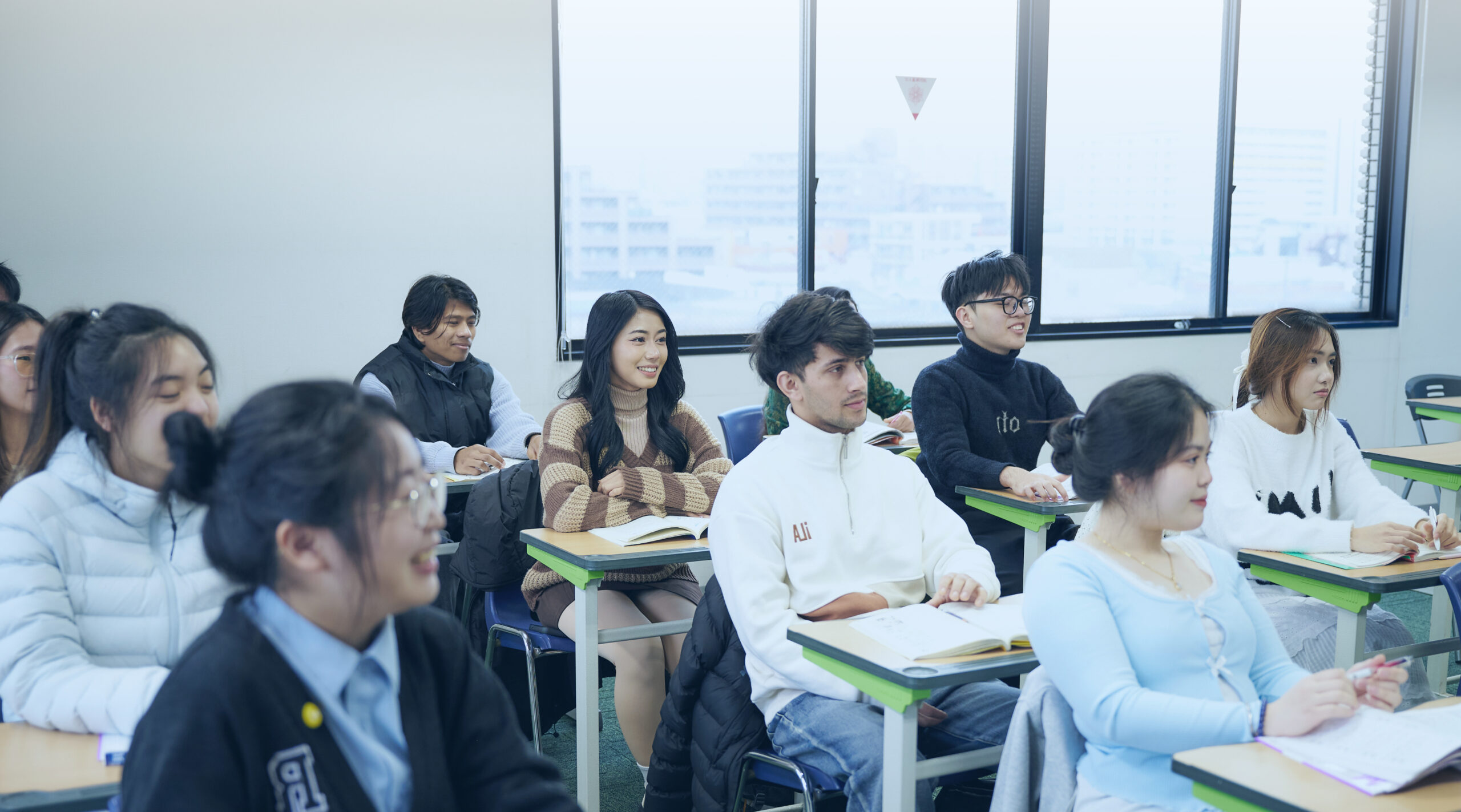 早稲田EDU日本語学校 王子校 公式サイト掲載の教室風景
